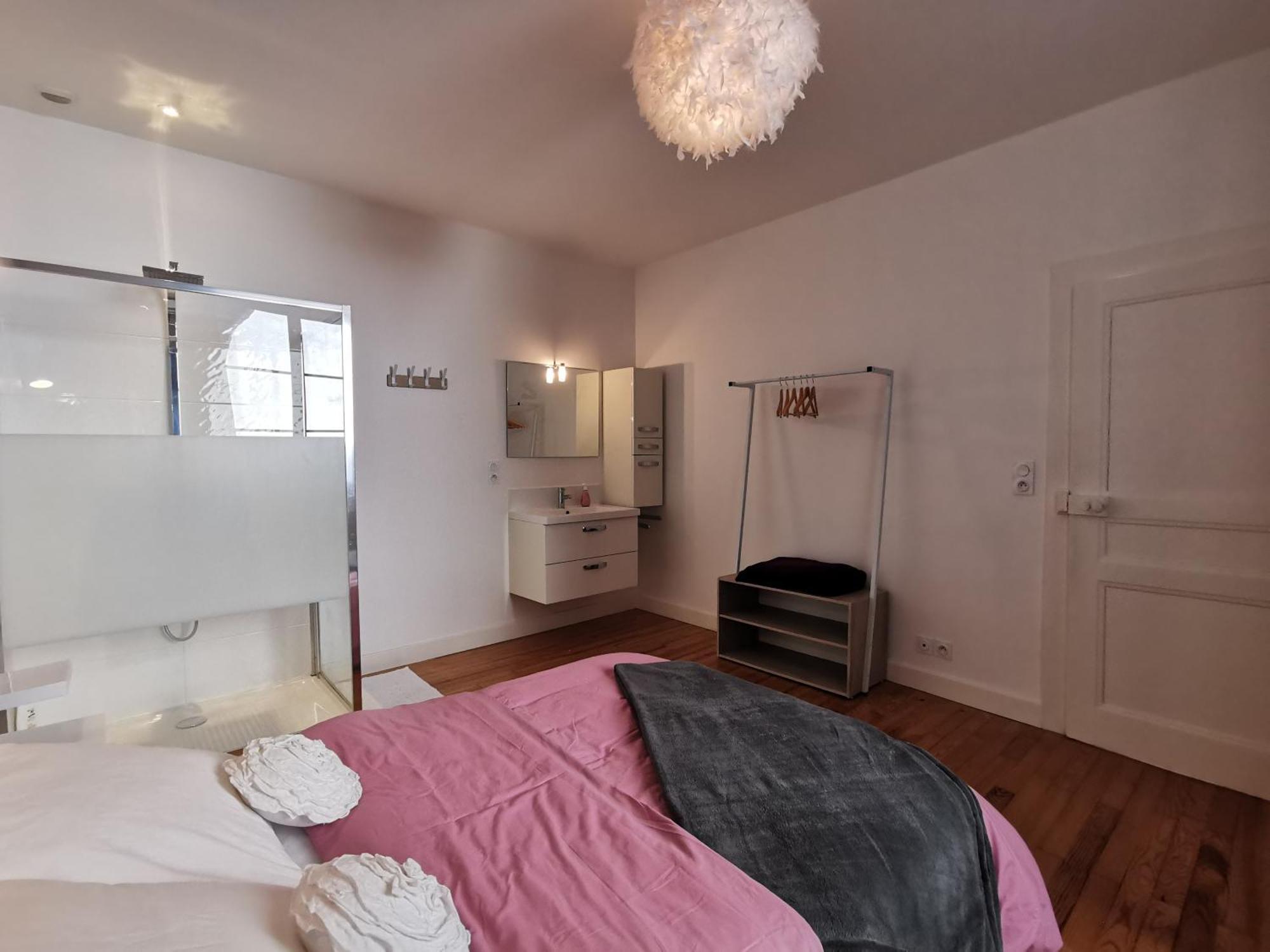 Appartement 3 Chambres Au Coeur Du Jura, Ideal Famille 살랭레뱅 외부 사진