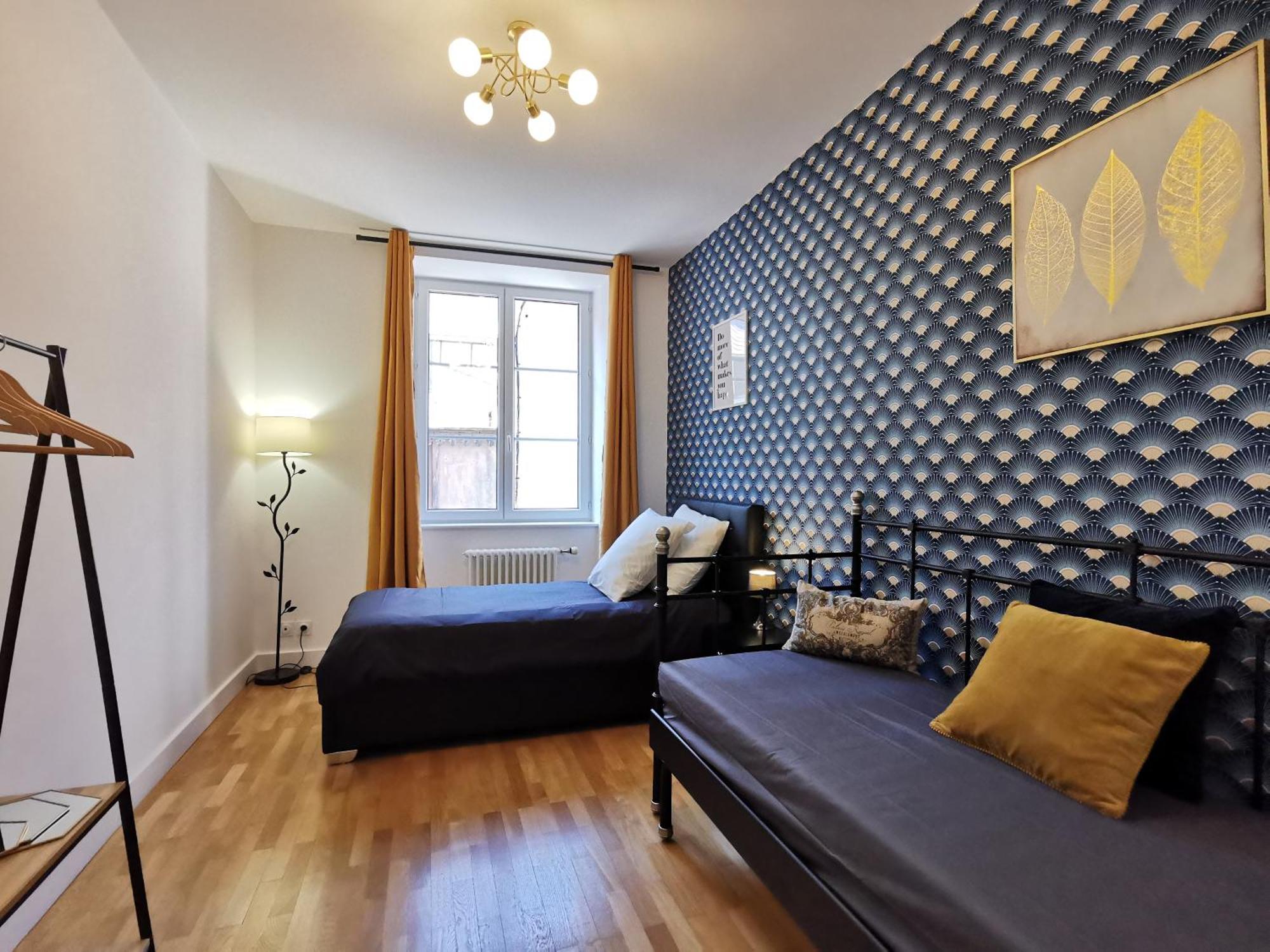 Appartement 3 Chambres Au Coeur Du Jura, Ideal Famille 살랭레뱅 외부 사진