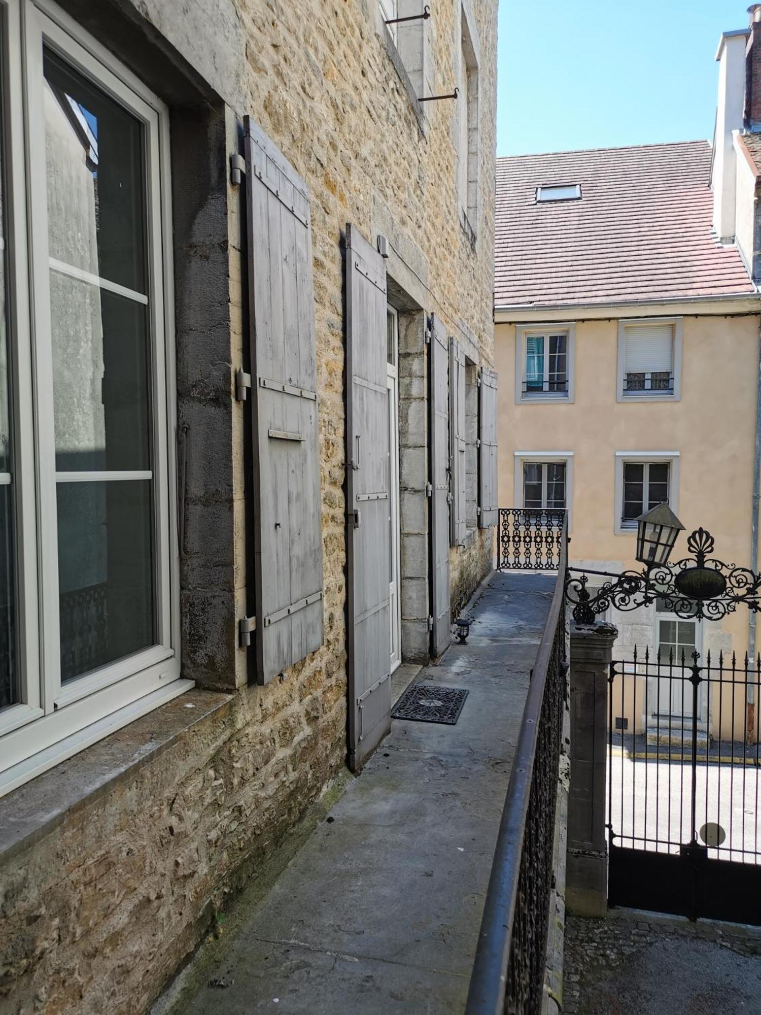 Appartement 3 Chambres Au Coeur Du Jura, Ideal Famille 살랭레뱅 외부 사진