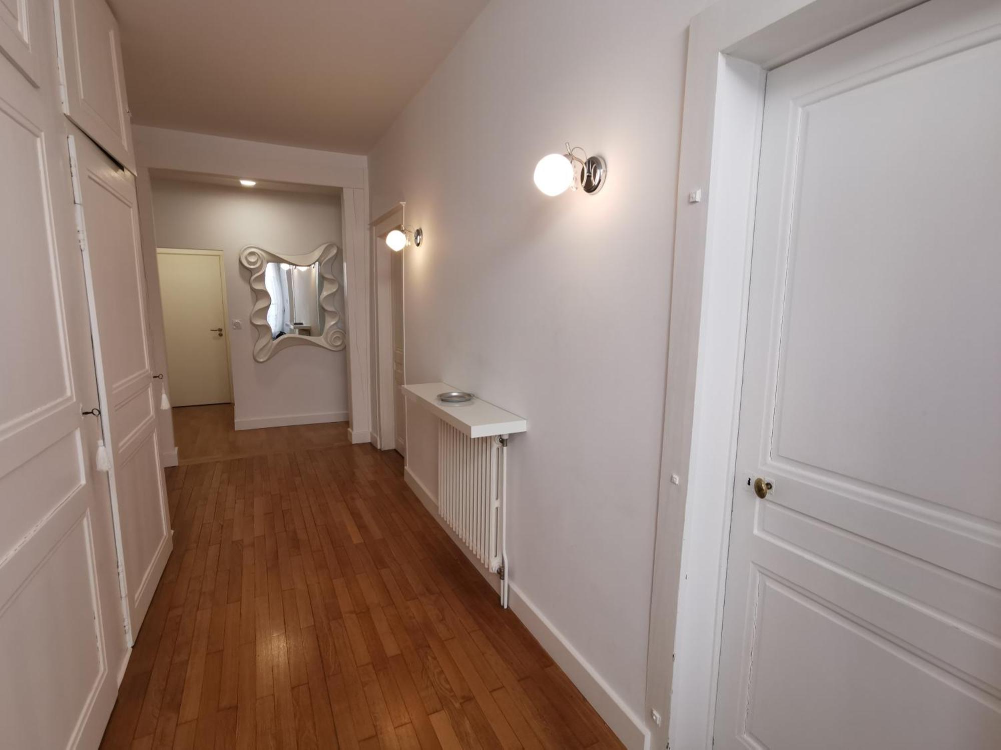 Appartement 3 Chambres Au Coeur Du Jura, Ideal Famille 살랭레뱅 외부 사진